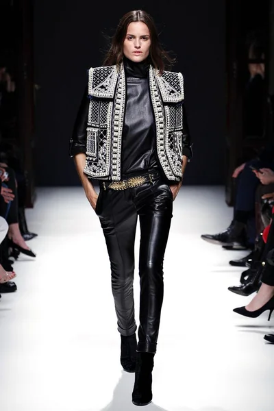 Look 14